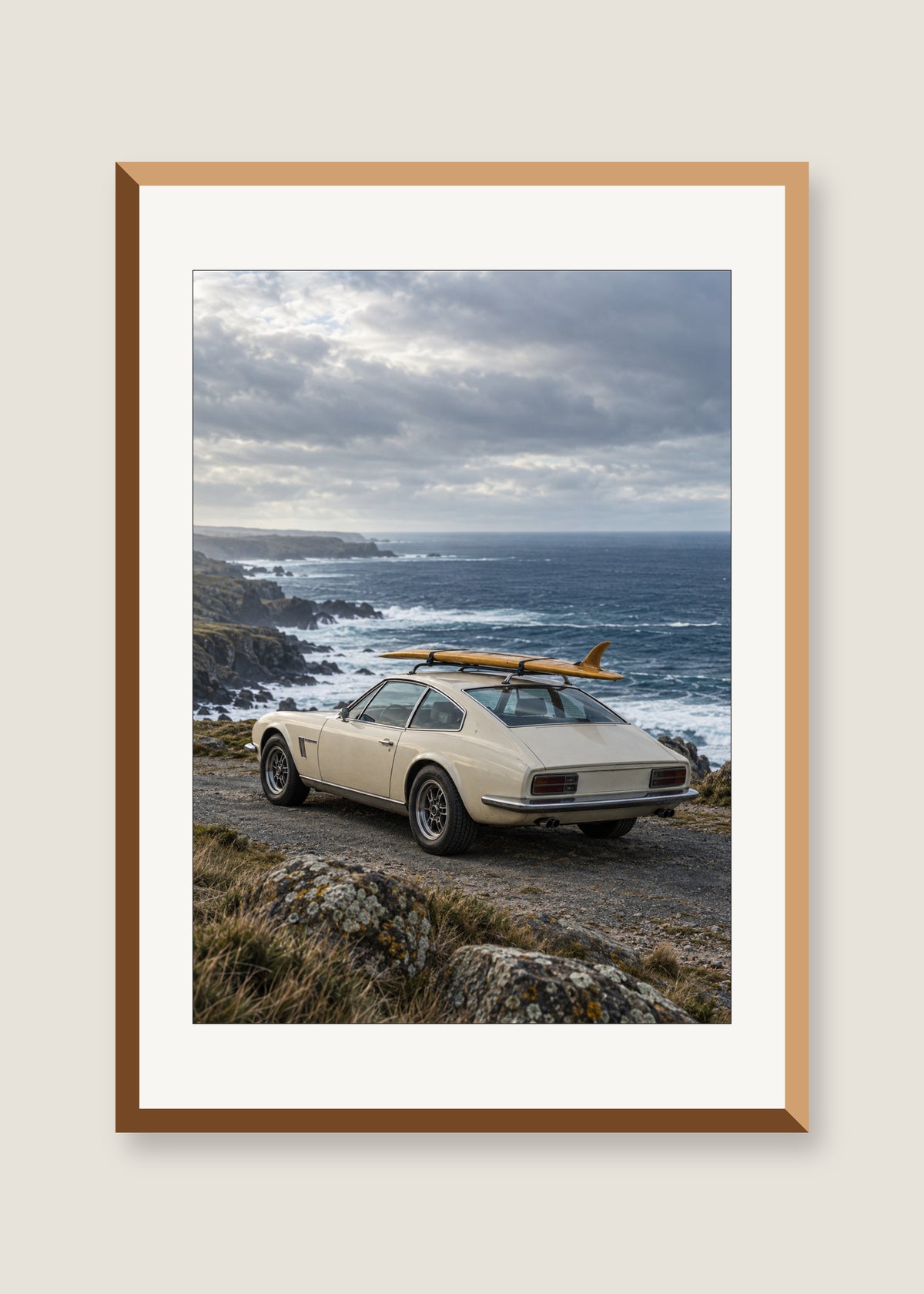 Saltline Coupe, White mat with natural oak frame