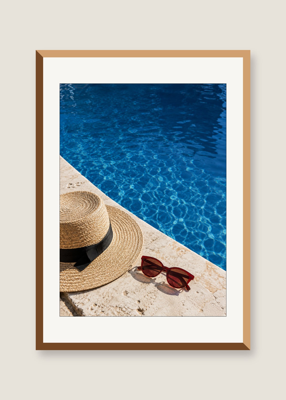 Sunhat by the Pool, White mat with natural oak frame