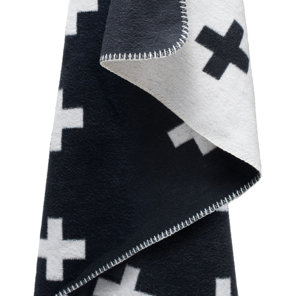 LARGE REVERSIBLE CROSS BLANKET